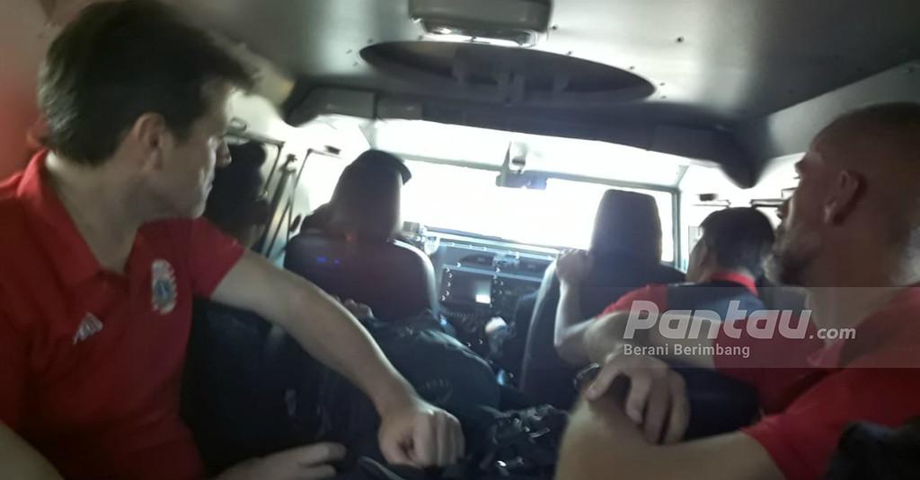 Laga Final Ditunda, Persija Pulang Gunakan Barracuda