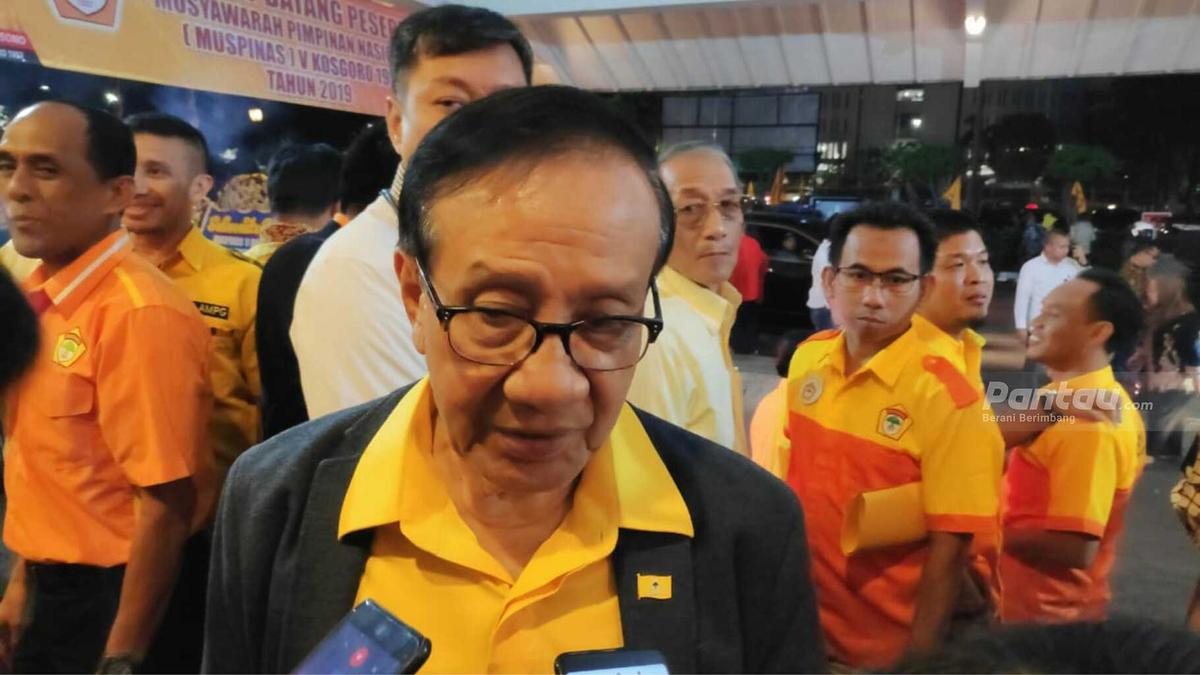 Akbar Tanjung Beberkan Dua Alasan Dukung Airlangga Jadi Ketum Golkar Lagi
