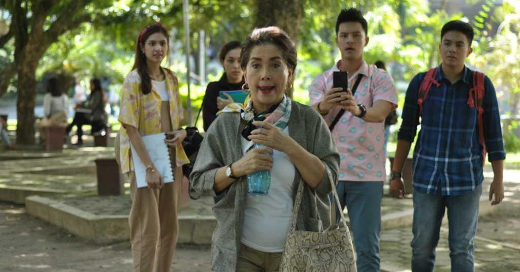 Sisi Humoris Widyawati Terekspos di Film 'Mahasiswi Baru'