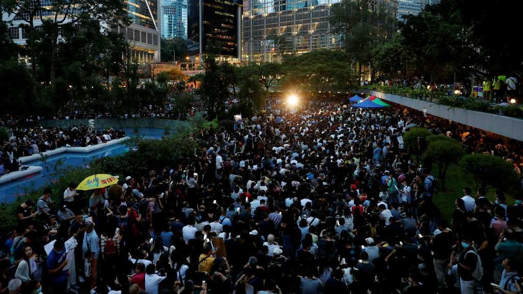 Gelombang Protes Meningkat, Ribuan PNS Hong Kong Turun ke Jalan