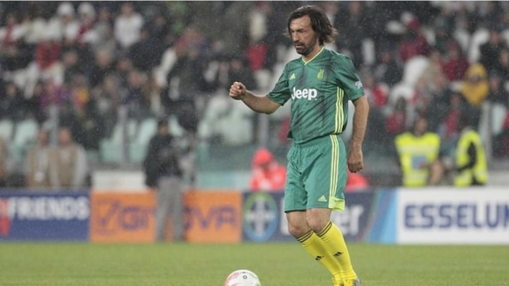 5 Pesepakbola Tampan yang 'Nyambi' Jadi Model Iklan