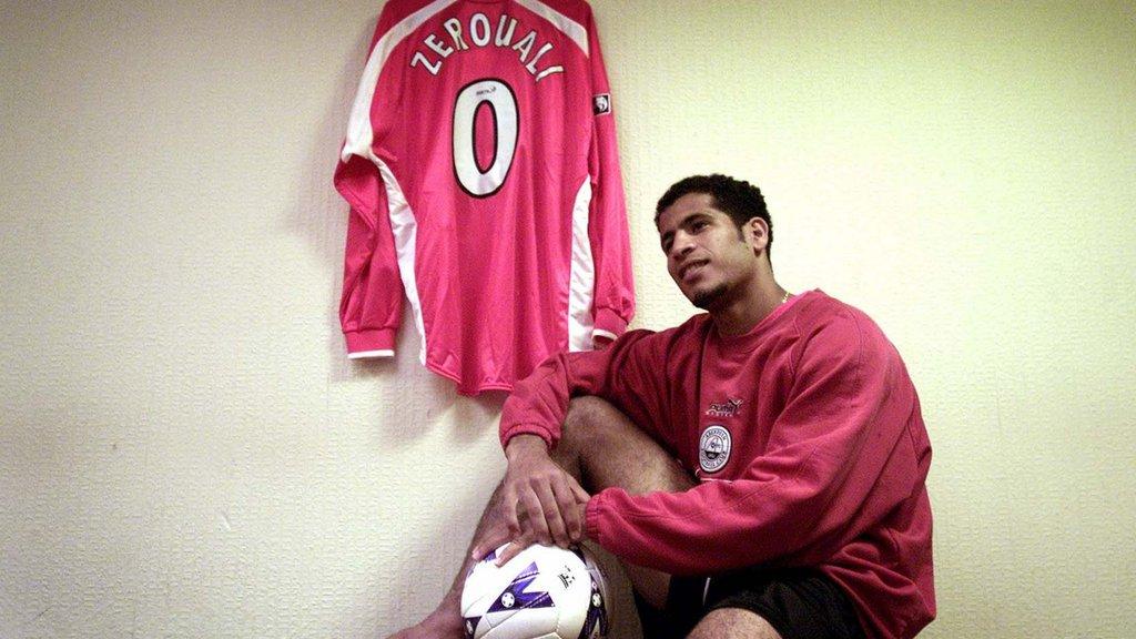 Deretan Pesepakbola Yang Memakai Nomor Punggung Aneh, Ada dari Indonesia!