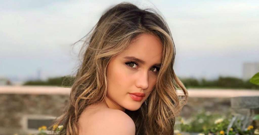 5 Artis Indo Berparas Cantik Badai Ini Masih Betah Ngejomblo Loh