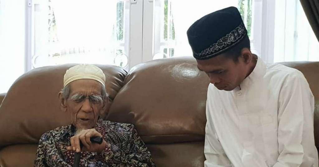 Mbah Moen Wafat di Mekah Usai Salat Subuh