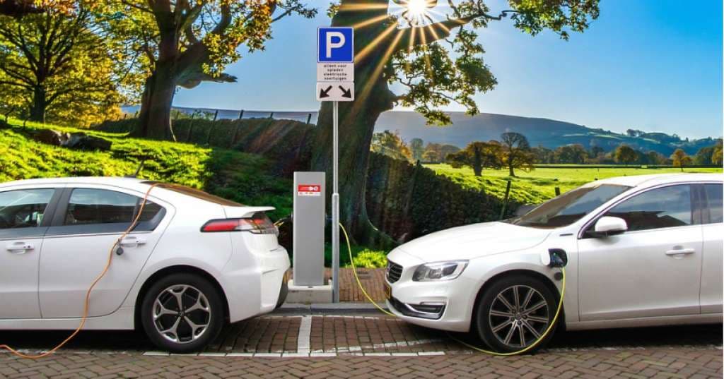 Jokowi Teken Perpres, Ini 5 Hal yang Perlu Kamu Ketahui Soal Mobil Listrik
