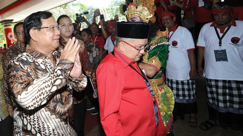 Tak Ada Musuh Abadi di Politik, Prabowo Disambut Hangat di Kongres PDIP