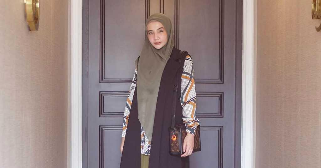 Zaskia Sungkar Andalkan Cushion untuk Merias Diri