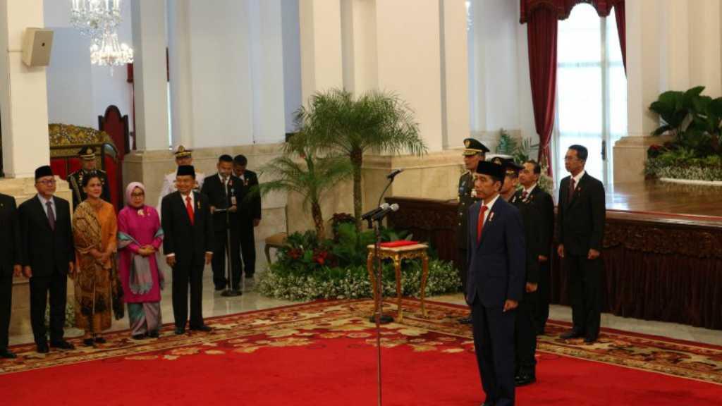 Presiden Jokowi Beri Gelar Tanda Kehormatan di Istana Negara