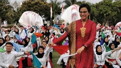 Sri Mulyani Nari Bareng Pegawai Kemenkeu, Netizen: Kapan Mereka Latihan?
