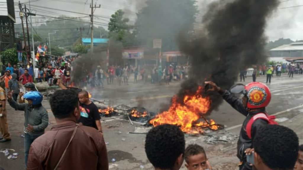 Kerusuhan Manokwari: 3 Polisi Jadi Korban, Kapolda dan Pangdam Dilempari