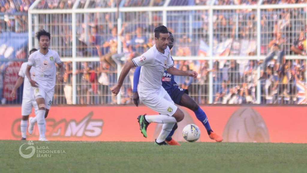 Persebaya Pincang, Persija Tetap Waspada