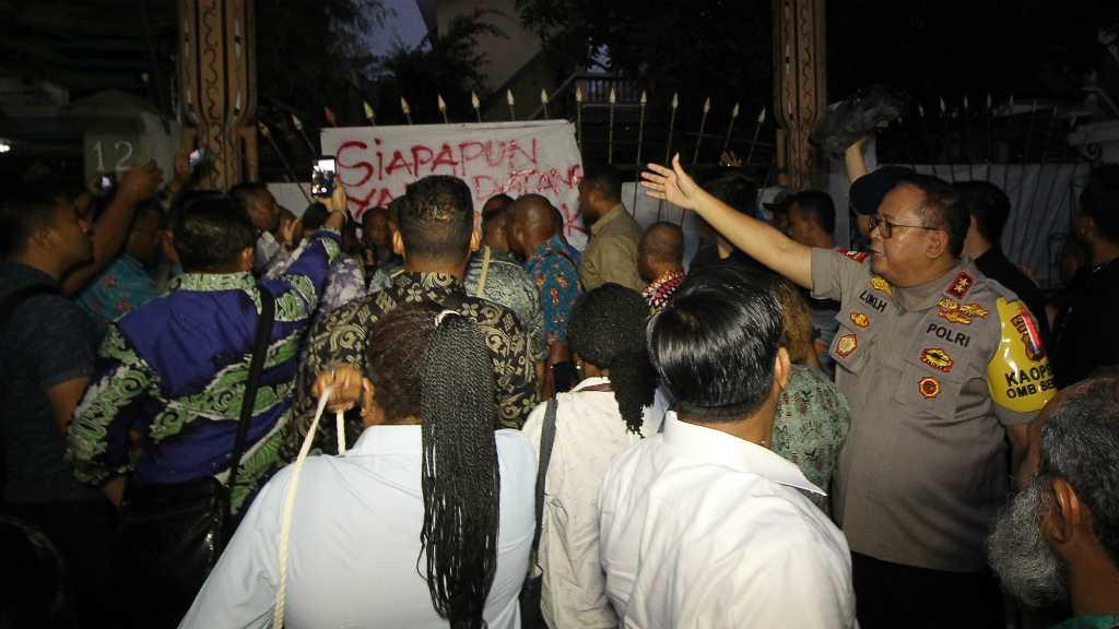 Ditolak Masuk Asrama oleh Mahasiswa, Ini Langkah Gubernur Papua