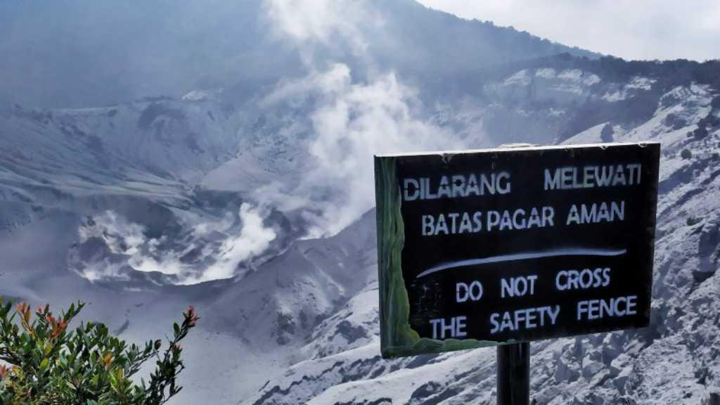 Ignasius Jonan: Status Gunung Tangkuban Perahu Masih Waspada Level 2