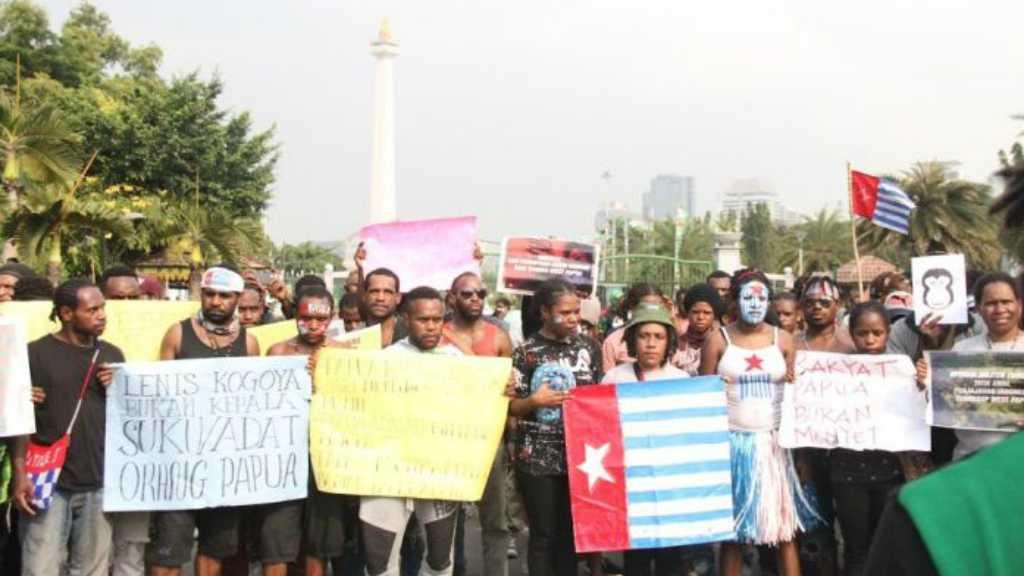 Bendera Bintang Kejora Berkibar 1,5 Jam di Kantor Bupati Deiyai