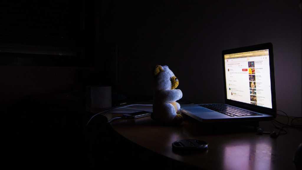 Penelitian Ungkap Orang yang Sering Begadang Cenderung Lebih Cerdas