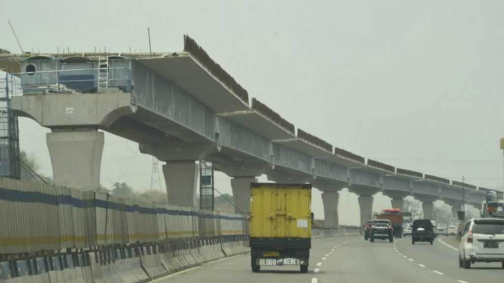 Proyek Pembangunan Jalan Tol Layang Jakarta-Cikampek Terhambat Kabel Sutet