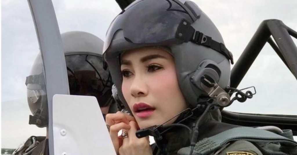 Selir Raja Thailand, Sineenat Wongvajirapakdi 'Buat' Situs Kerajaan Tumbang