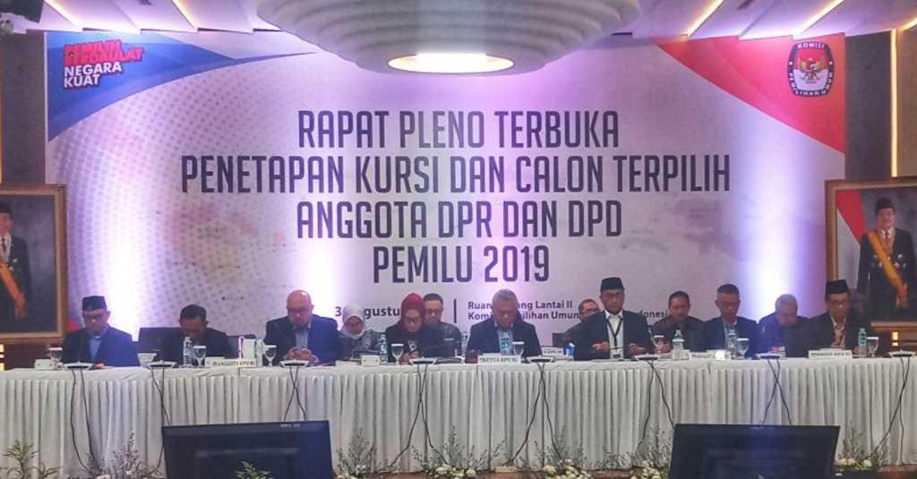 Banyak Wajah Lama, 12 Artis Melenggang ke Senayan