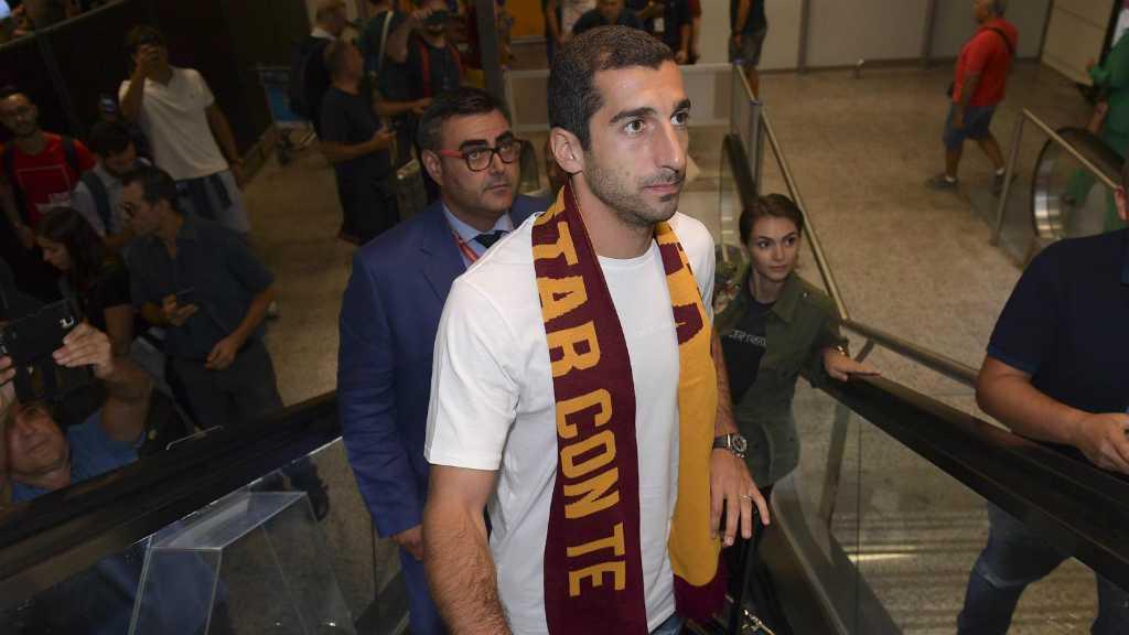 Tiba di Italia, Mkhitaryan Selangkah Lagi Gabung AS Roma