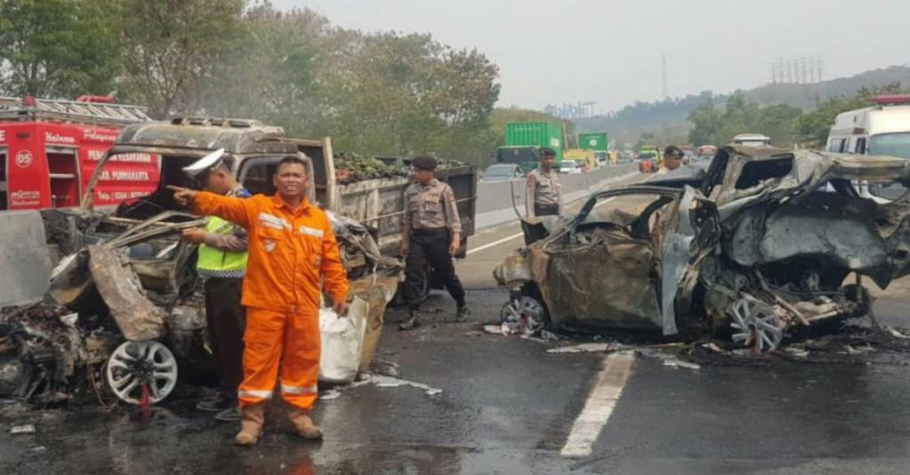 Mencekam! Begini Detik-detik Sebelum Kecelakaan Beruntun di Tol Cipularang