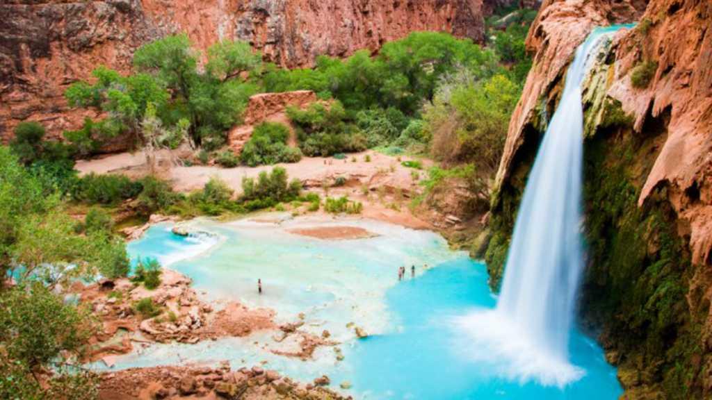 5 Air Terjun Terindah di Dunia, Lihatnya Bikin Pikiran Adem