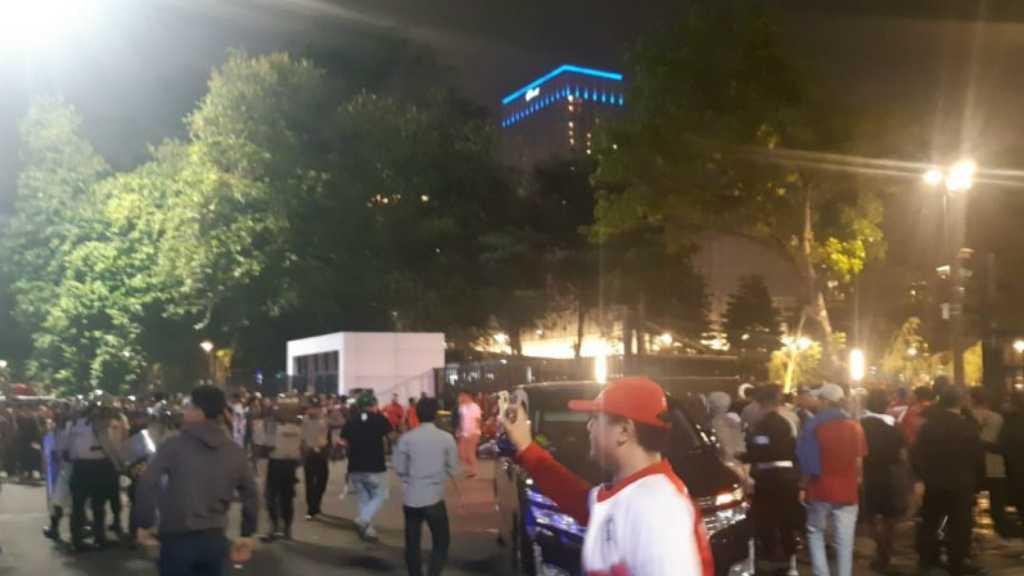 Supoter Rusuh Usai Indonesia vs Malaysia, Polisi Tembakkan Gas Air Mata