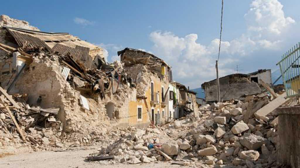 5 Arti Mimpi Tentang Gempa Bumi yang Menyeramkan