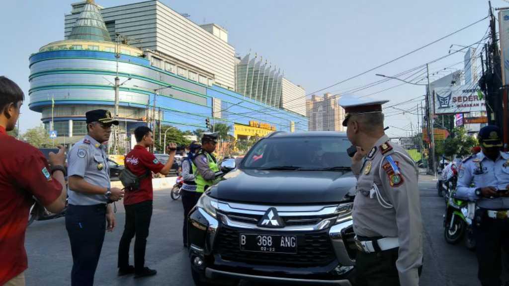 Hari Pertama Perluasan Ganjil-Genap, Sejumlah Kendaraan Terciduk