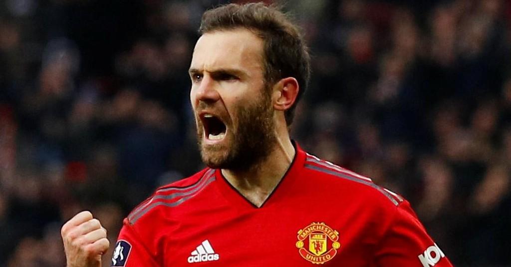 Tak Hanya Cemerlang di Lapangan, 5 Pesepakbola Ini Berpendidikan Tinggi Lho