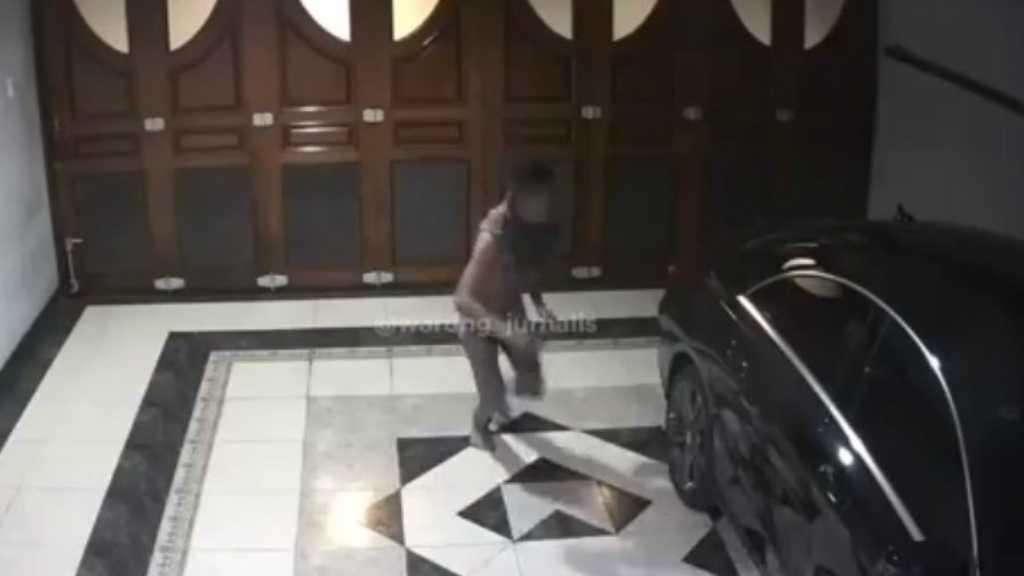 Asyik Mencuri di Rumah Mewah, Pencuri Ini Malah Terkunci di Dalam