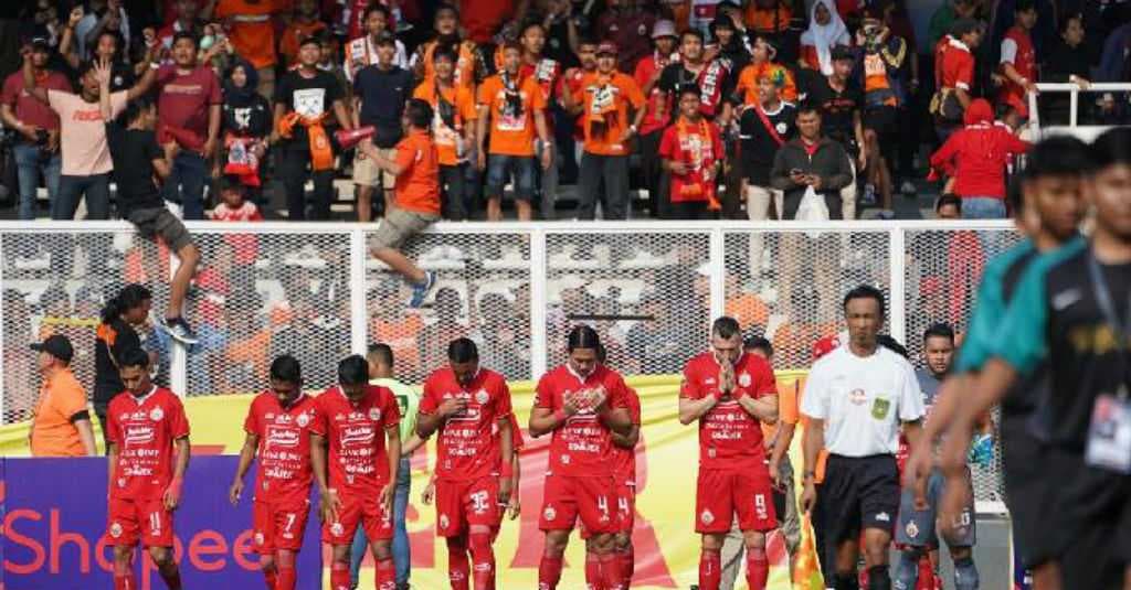 Laga Persipura vs Persija, Para Pemain Heningkan Cipta untuk BJ Habibie
