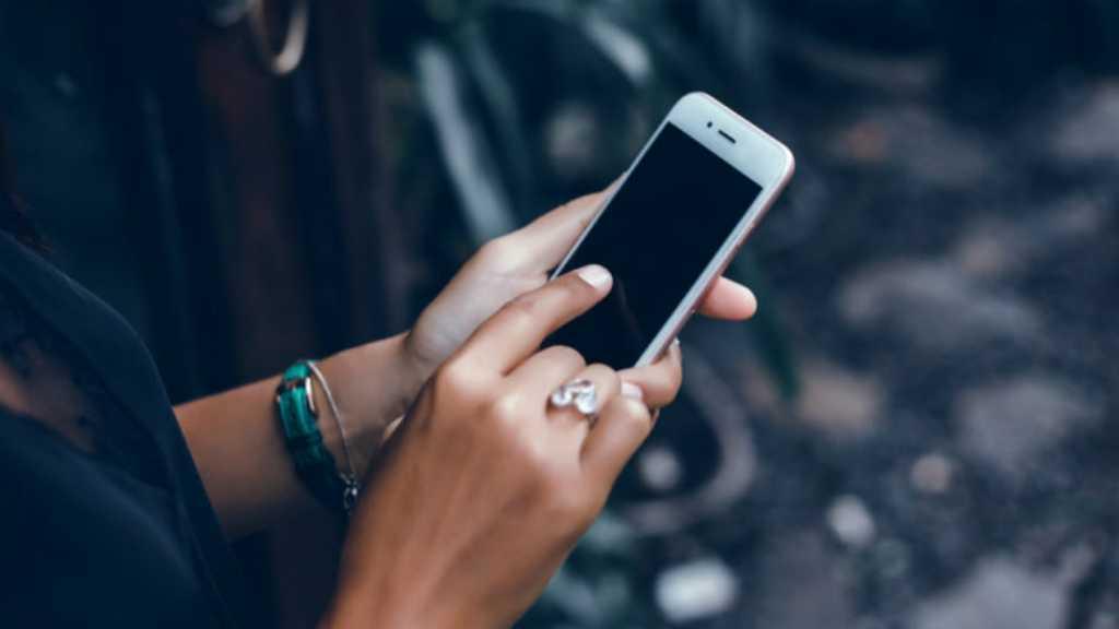 Ini 5 Bahaya Radiasi Handphone bagi Kesehatan! Bisa Picu Kerusakan Otak