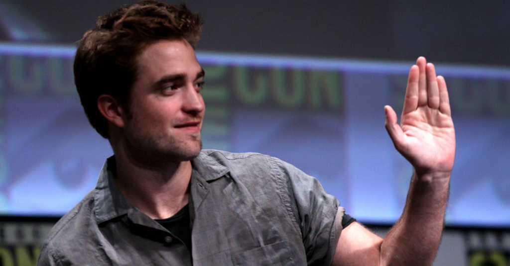 Kristen Stewart Sebut Tulang Pipi Robert Pattinson Sempurna Jadi Batman