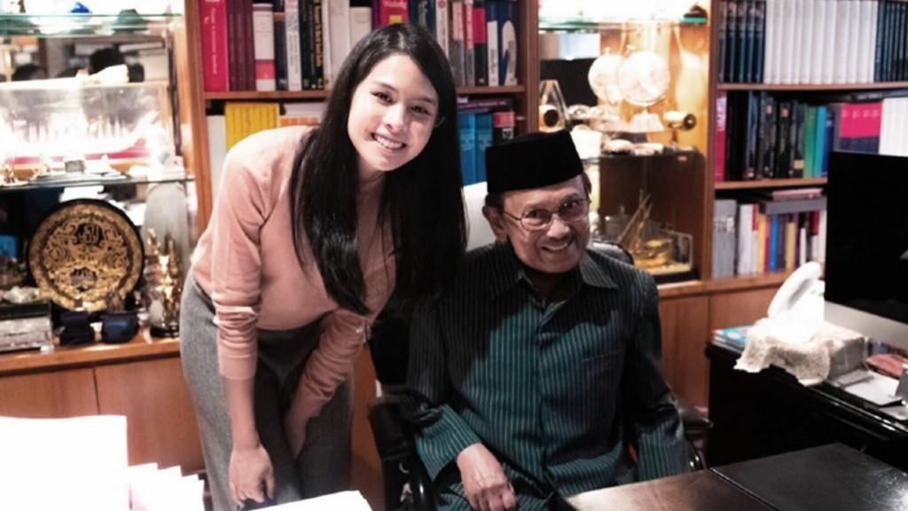Maudy Ayunda Sedih BJ Habibie Tak Sempat Melihat Usahanya Menjadi Ainun