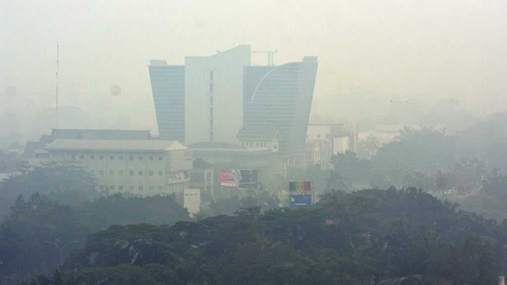 Asap Karhutla Tambah Pekat, Jarak Pandang di Pekanbaru Kini Cuma 700 Meter