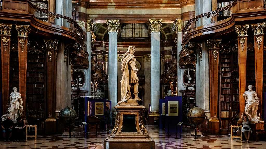 5 Perpustakaan Menakjubkan Ini Dijamin Bikin Kamu Betah Baca Buku