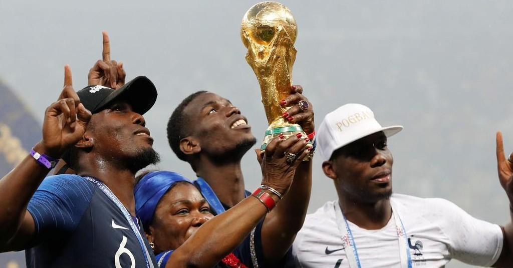 5 Pesepakbola Ini Kariernya Tak Semelejit Sang Kakak dan Adeknya