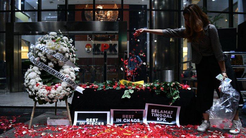 Meski Tuai Kritik, Lima Pimpinan KPK yang Baru Akan Disahkan DPR Siang Ini