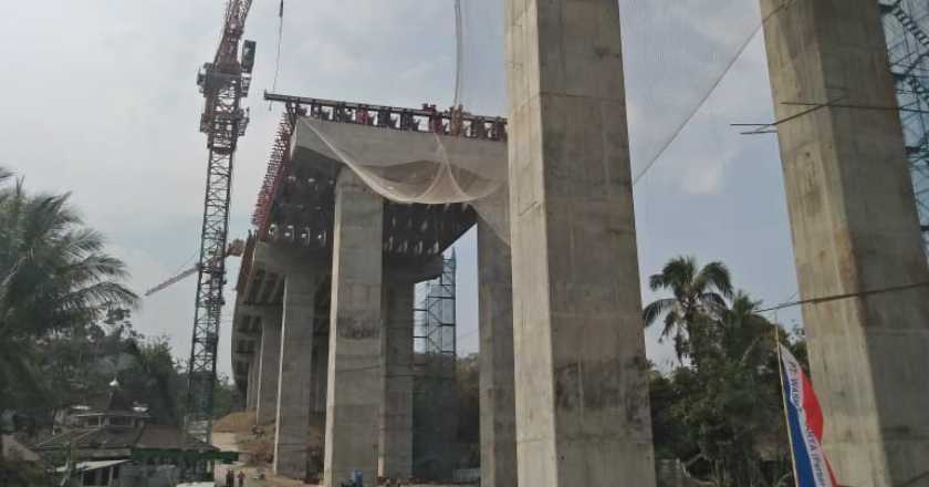 Jalan Tol Semarang-Demak akan Terintegrasi dengan Tanggul Laut Semarang