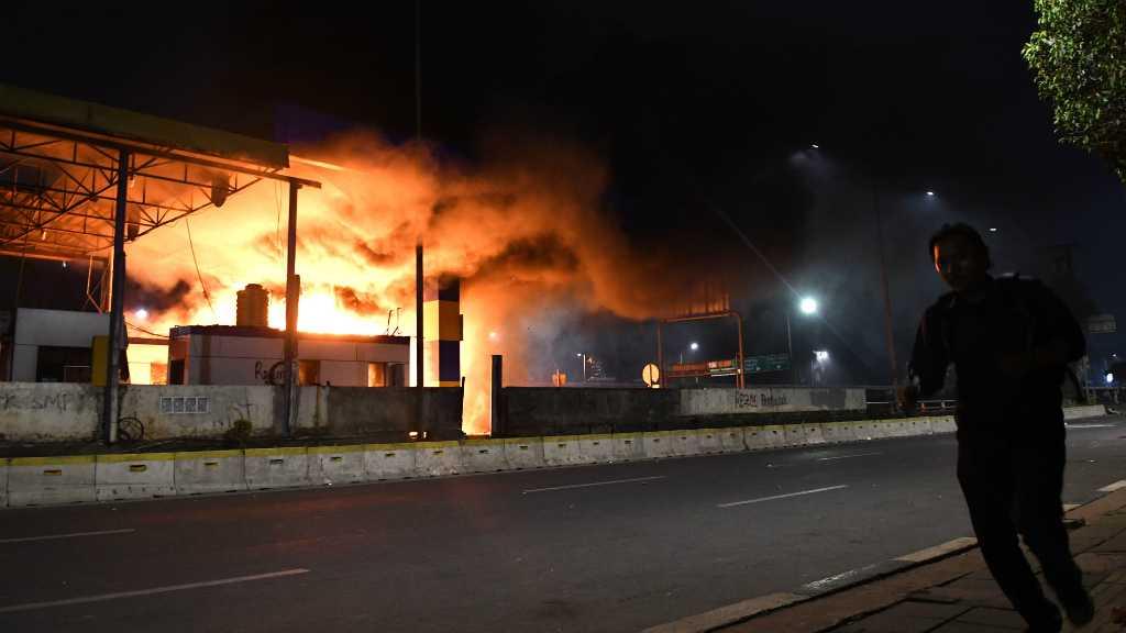 Gardu Tol Pejompongan Dibakar Massa, Kesaksian Warga: Ada Dua Kali Ledakan