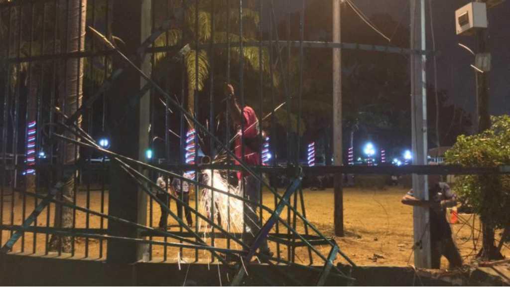 Jadi Sasaran Aksi Demo, Fasilitas Sekitar Gedung DPR Rusak