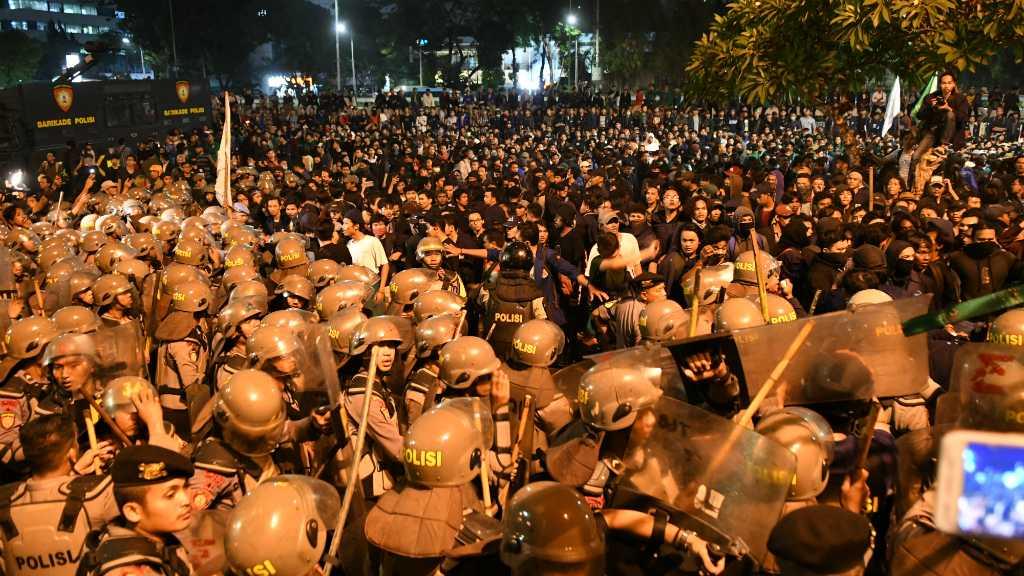 Ratusan Personel Brimob Lampung Dikerahkan Amankan Aksi Demo di DPR