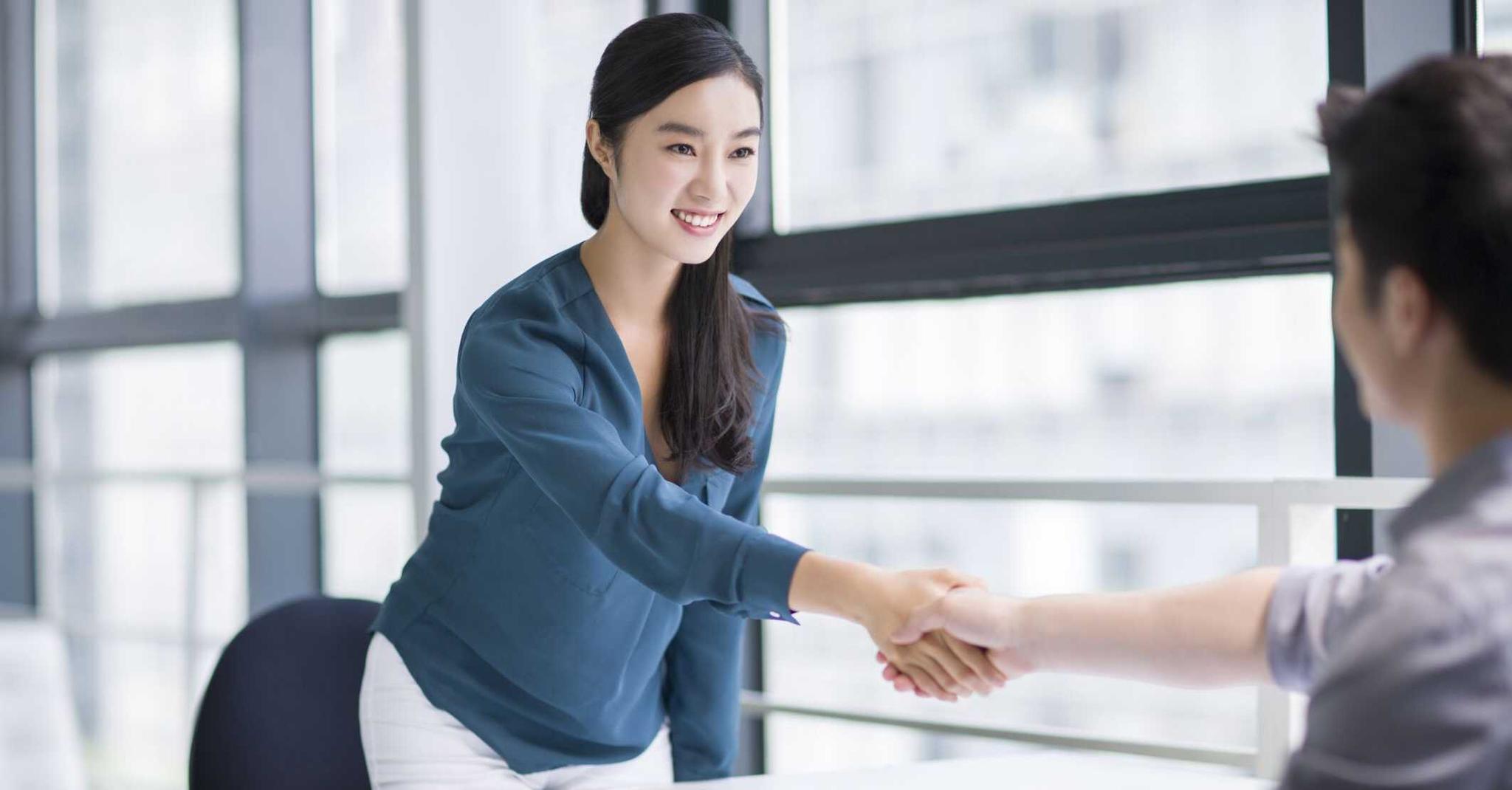 Gak Selamanya Lho Jadi Wanita Cantik Itu Menguntungkan, Ini Alasannya