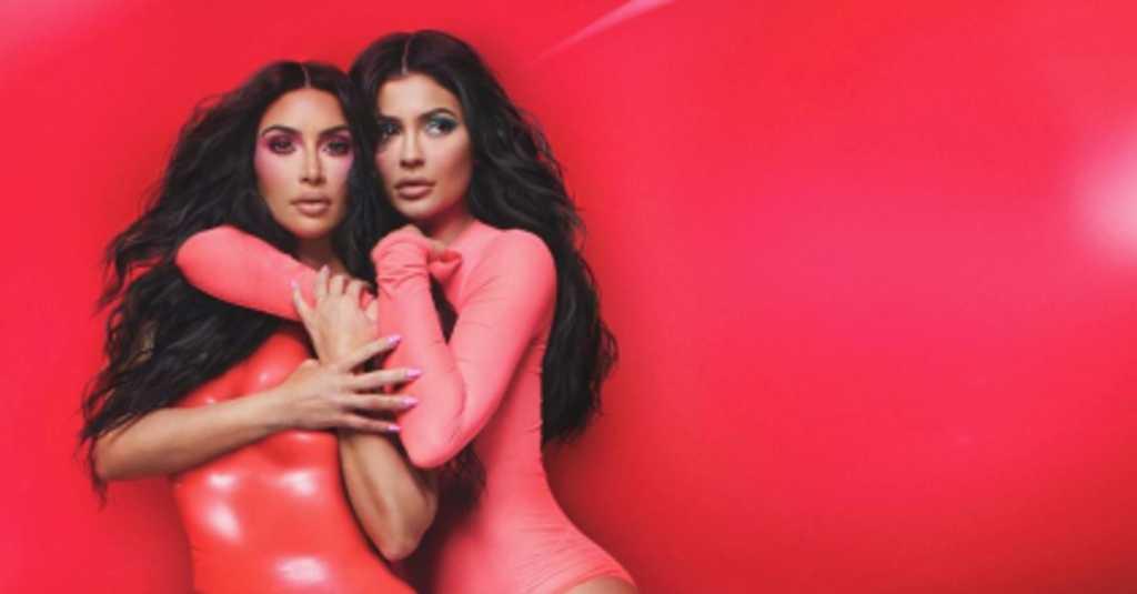 Tak Standar, Iklan yang Tampilkan Kim dan Kylie Diblokir Instagram