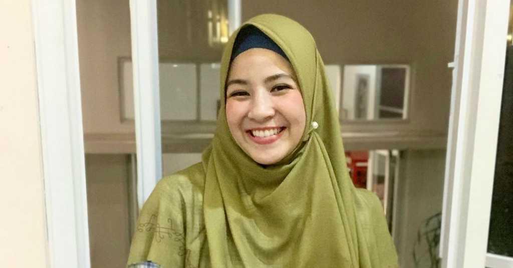 Bukan Brand, Natasha Rizky Utamakan Lipstik yang Halal dan Aman