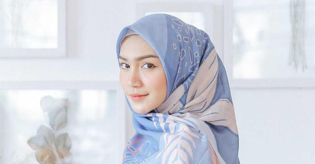 Dihujat Karena Kritik Demo Mahasiswa, Melody Prima Minta Maaf
