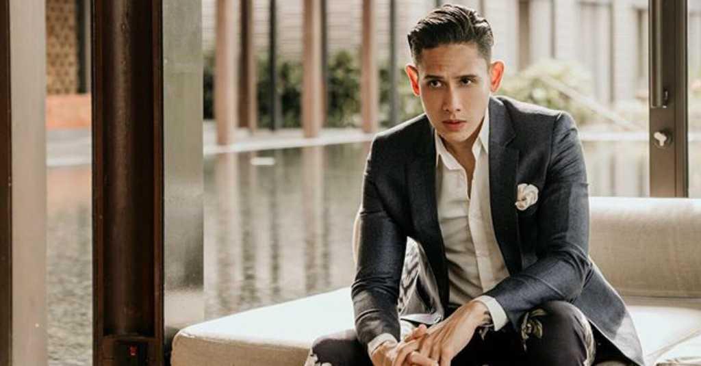 Merasa Tak Muda Lagi, Ganindra Bimo Pensiun Koleksi Sneakers?