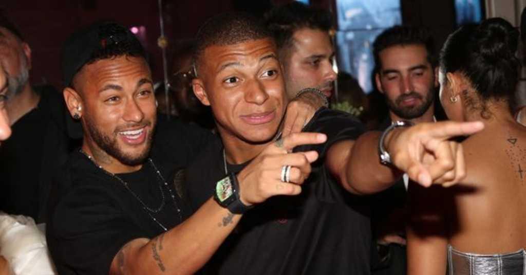 Pilih Pesta dengan Mbappe, Neymar Cuek Isu Kegagalan Transfer Barcelona?