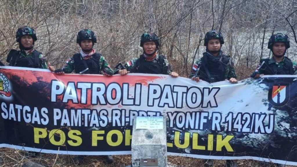 Satgas PAMTAS Lakukan Cek Batas Wilayah NKRI-Timor Leste