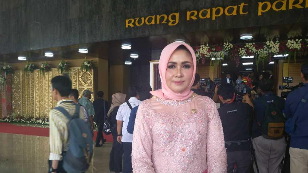 Ingat Caleg yang Digugat karena Terlalu Cantik? Kini Ia Resmi Dilantik!
